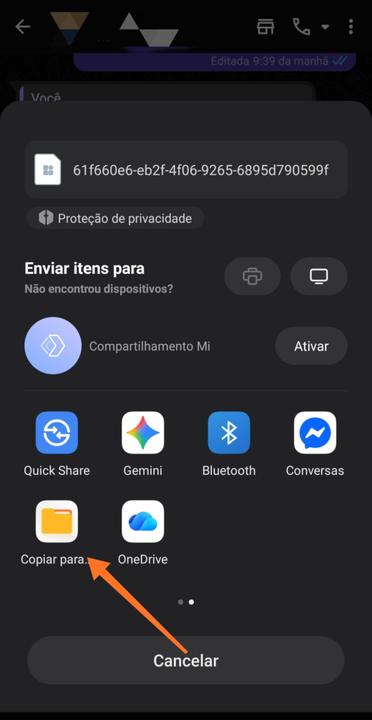 Tela de compartilhamento do Android exibindo opções de apps após tocar em 'Compartilhar' no WhatsApp, com seta laranja apontando para o ícone 'Copiar para...' usado para salvar o áudio em uma pasta local